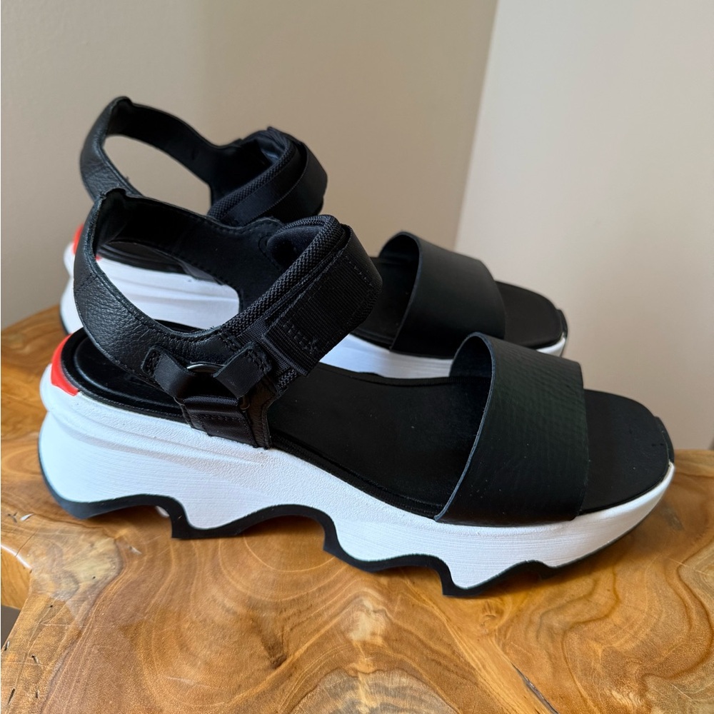 Sorel Black and White Sandals